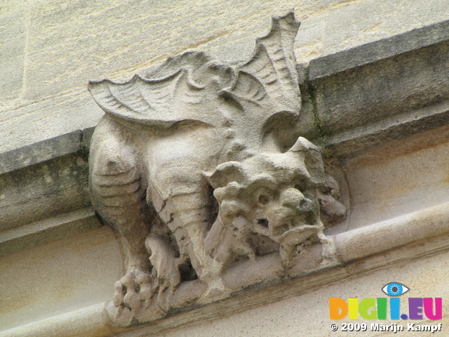 SX07831 Dragon gargoyle oxford building